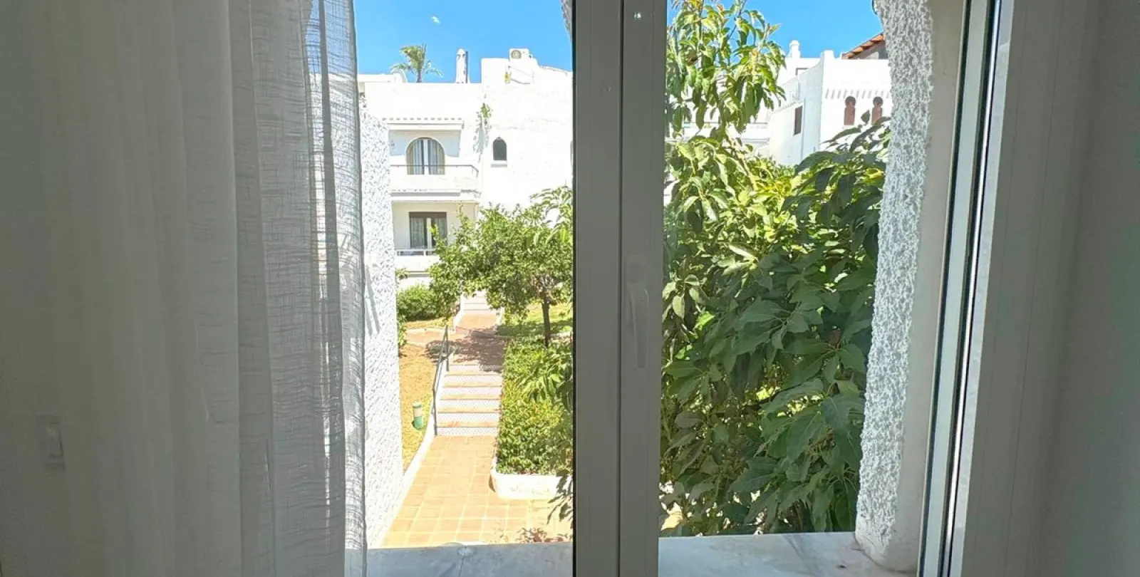 Long-term rent of townhouse in Nueva Andalucía 10
