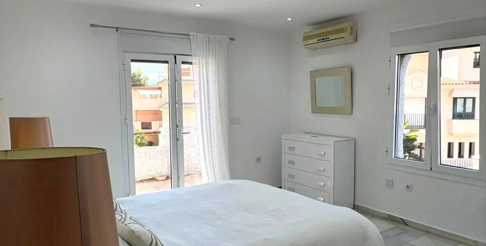 Long-term rent of townhouse in Nueva Andalucía 14