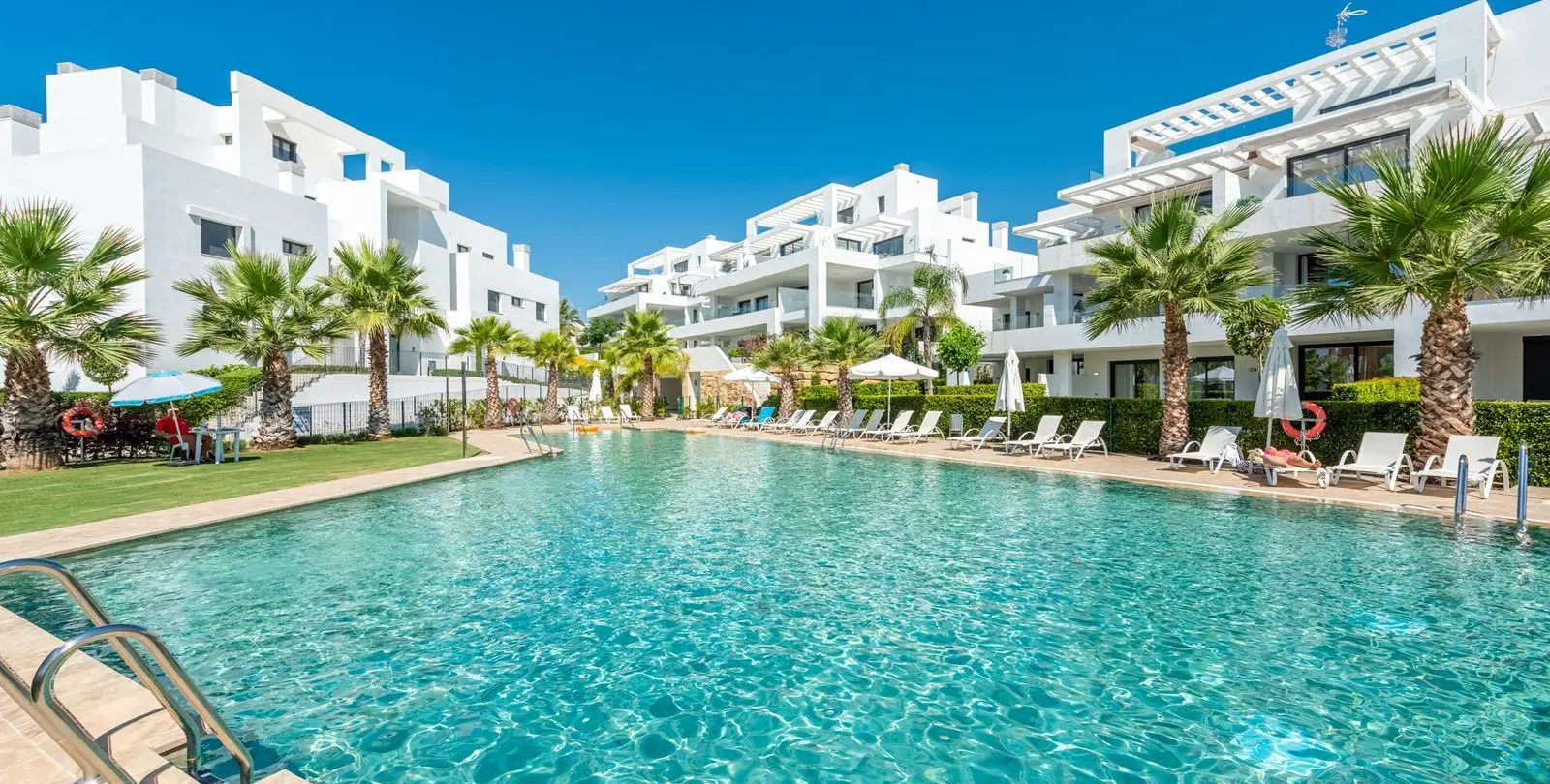 Venta de apartamento en planta baja en El Paraiso 3
