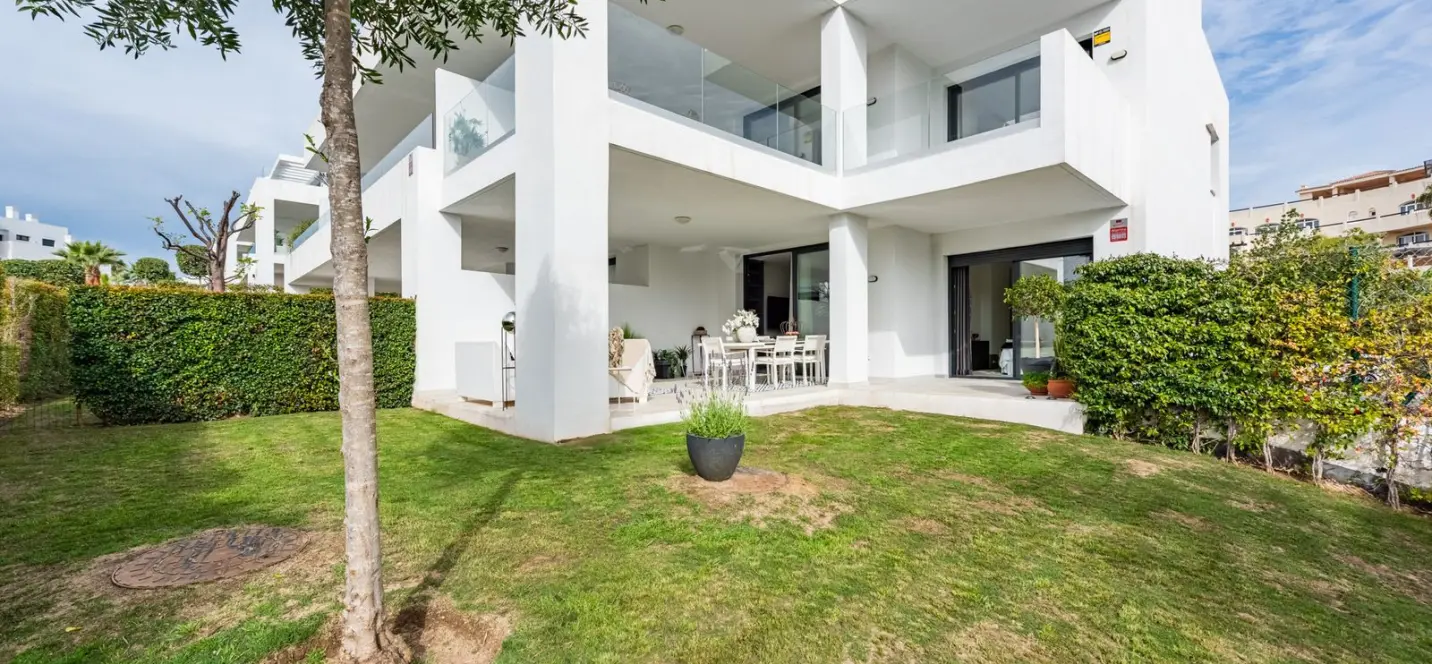 Venta de apartamento en planta baja en El Paraiso 3