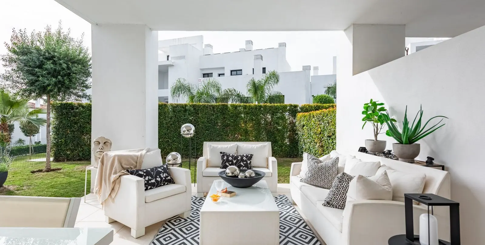 Venta de apartamento en planta baja en El Paraiso 8