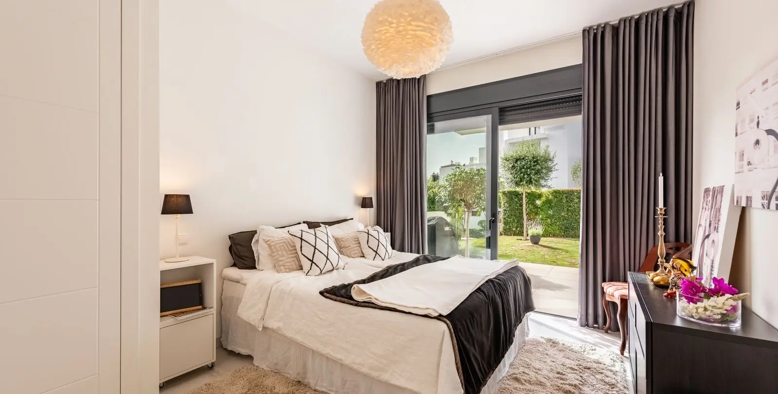 Venta de apartamento en planta baja en El Paraiso 14