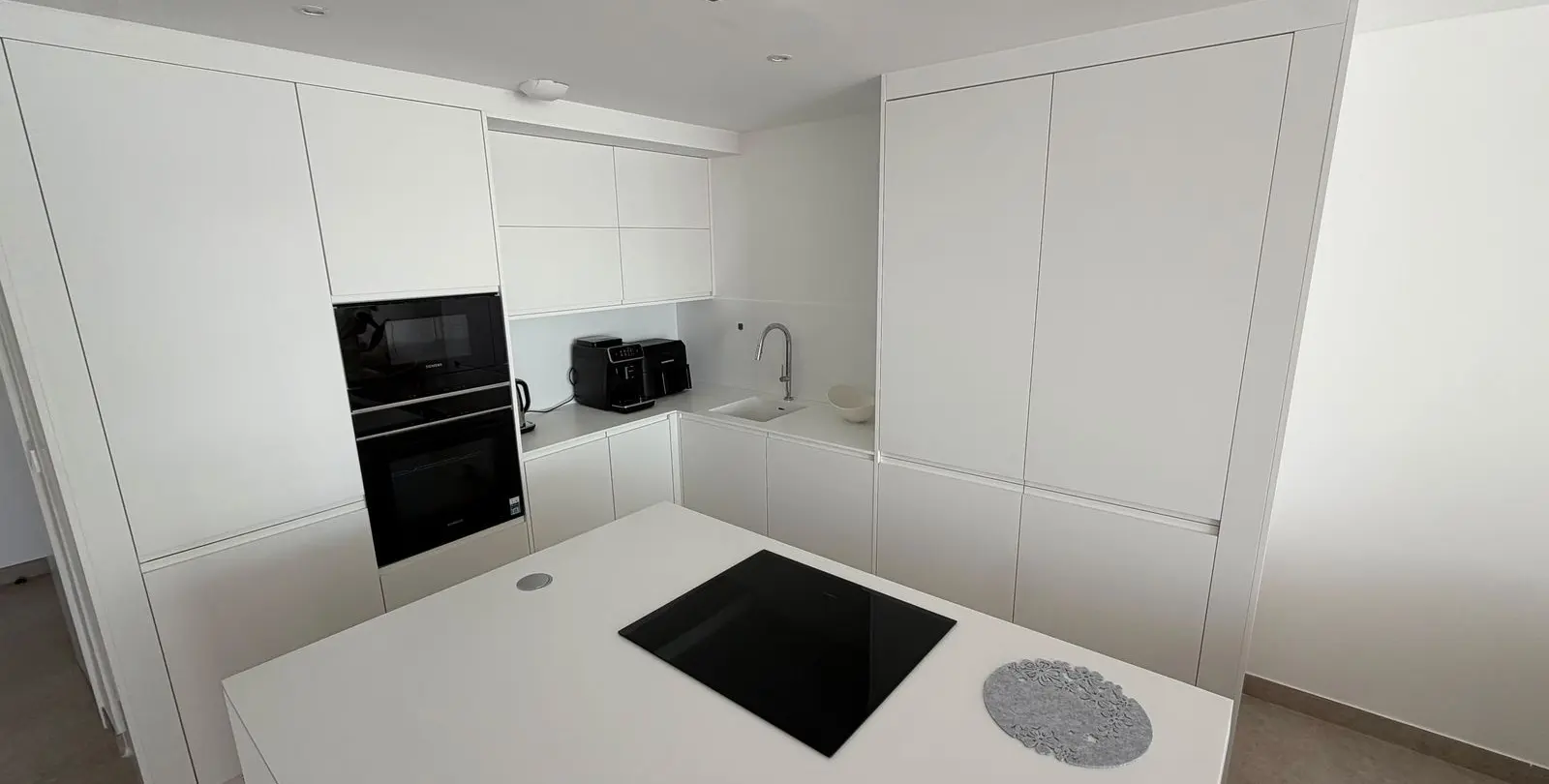 Long-term rent of penthouse duplex in Estepona 2