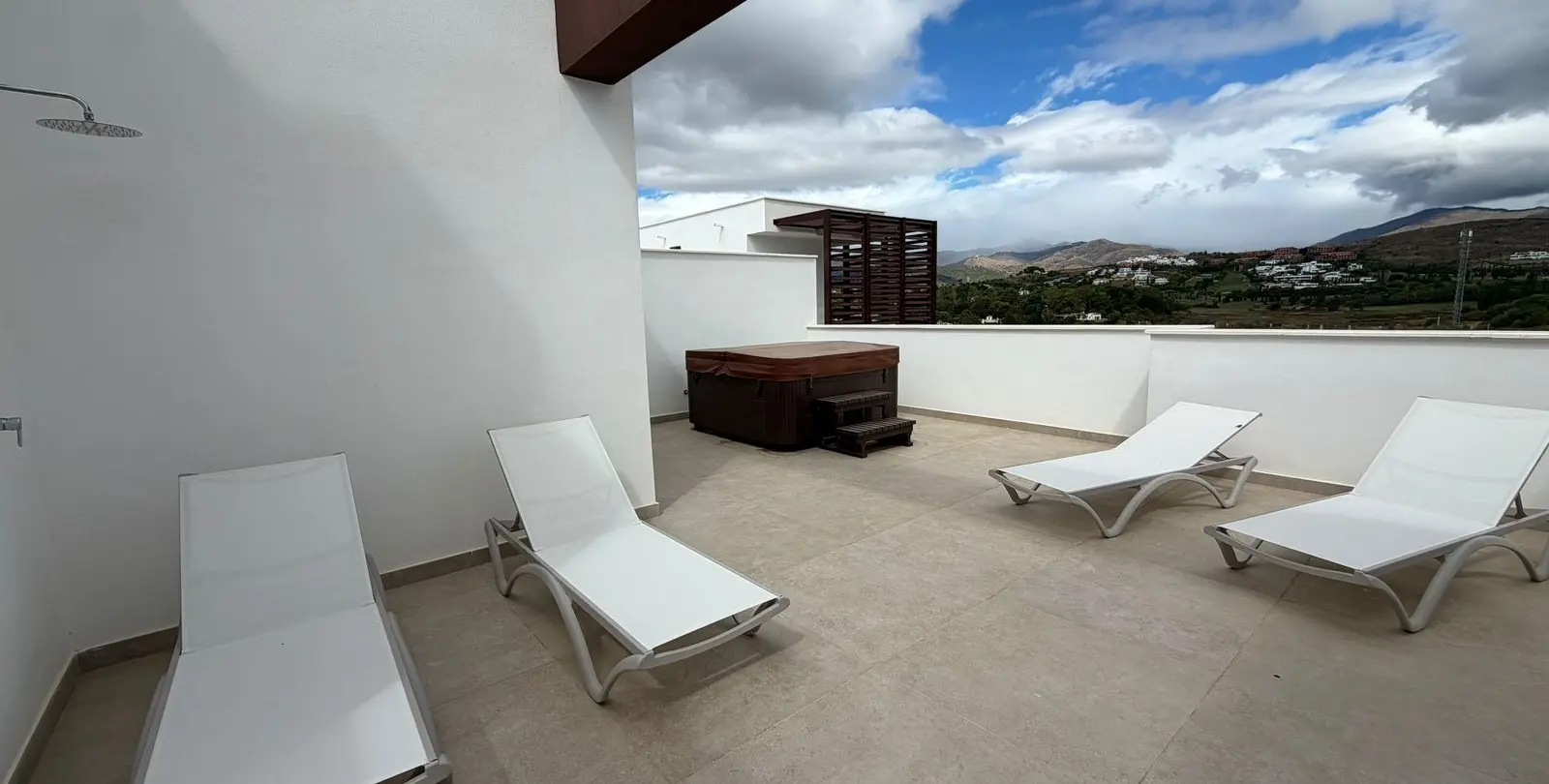 Long-term rent of penthouse duplex in Estepona 5