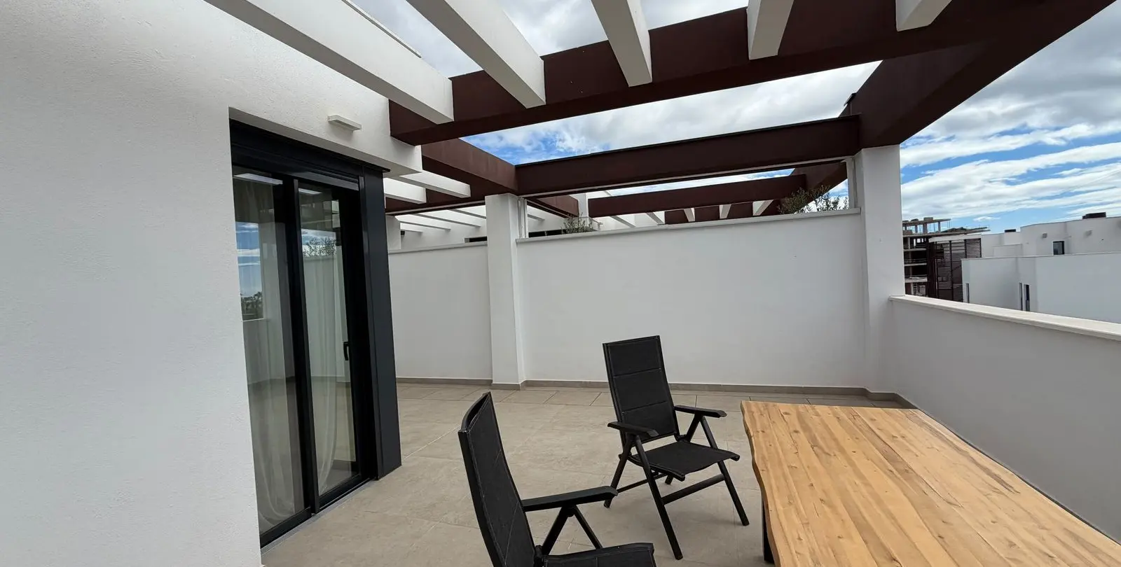 Long-term rent of penthouse duplex in Estepona 17