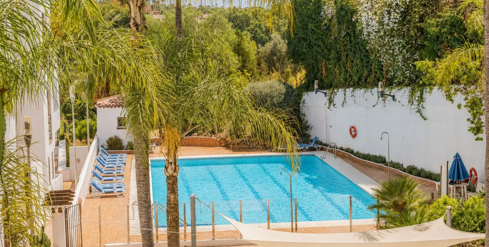 Продажа апартаментов на среднем этаже в Nueva Andalucía 4