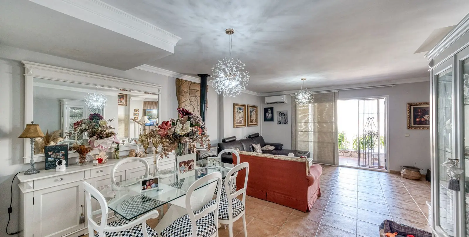 Sale of townhouse in Coín 8