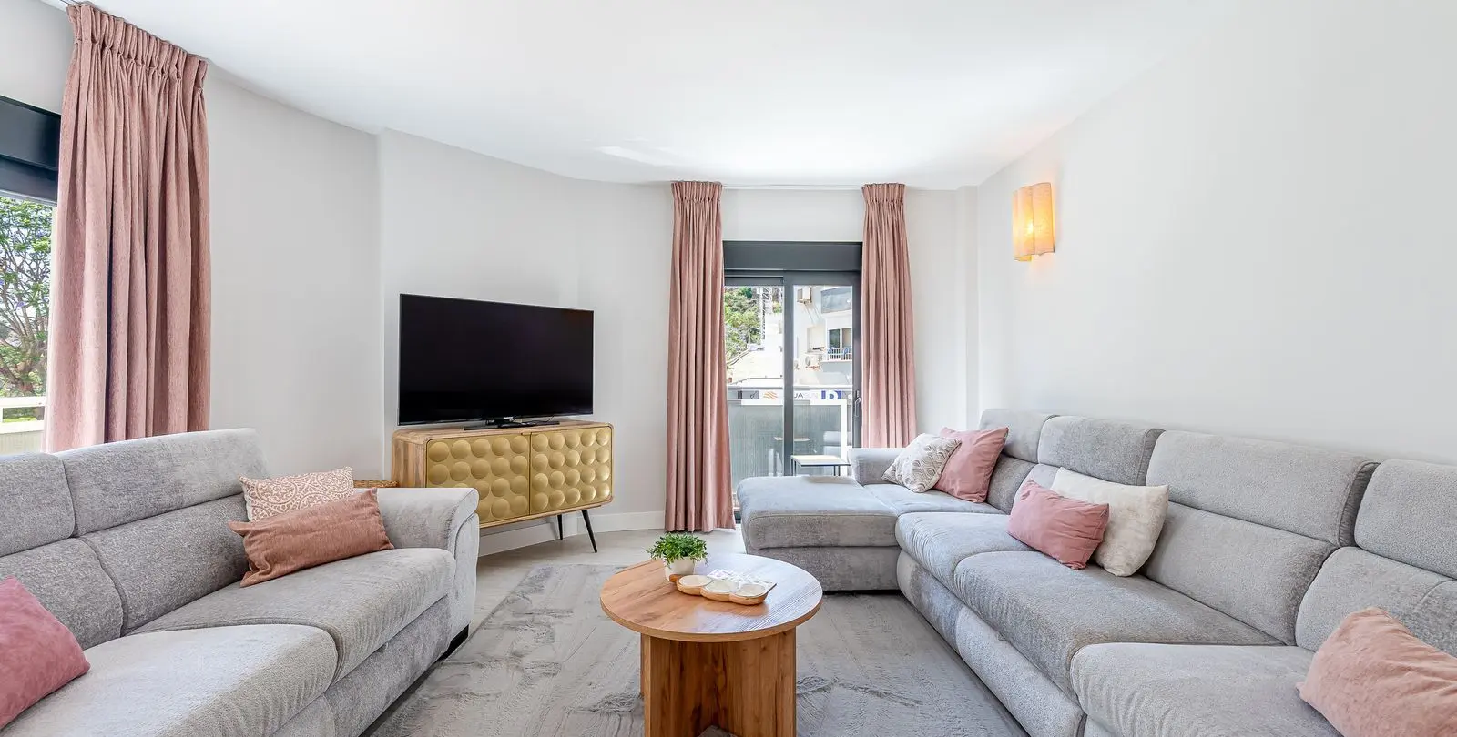 Продажа двухуровневых апартаментов в La Carihuela 8