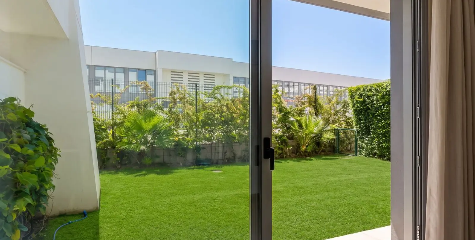 Venta de apartamento en planta baja en Selwo 4
