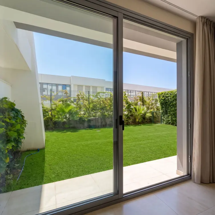 Venta de apartamento en planta baja en Selwo