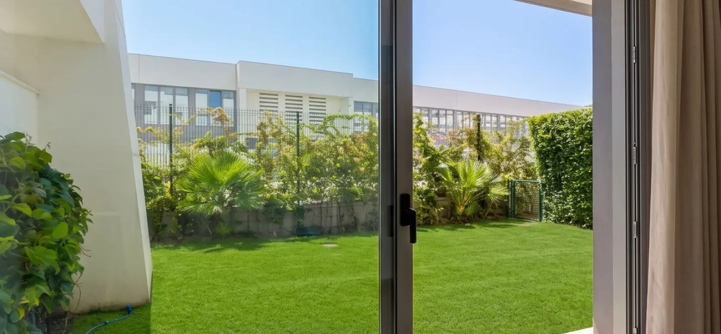 Venta de apartamento en planta baja en Selwo 3