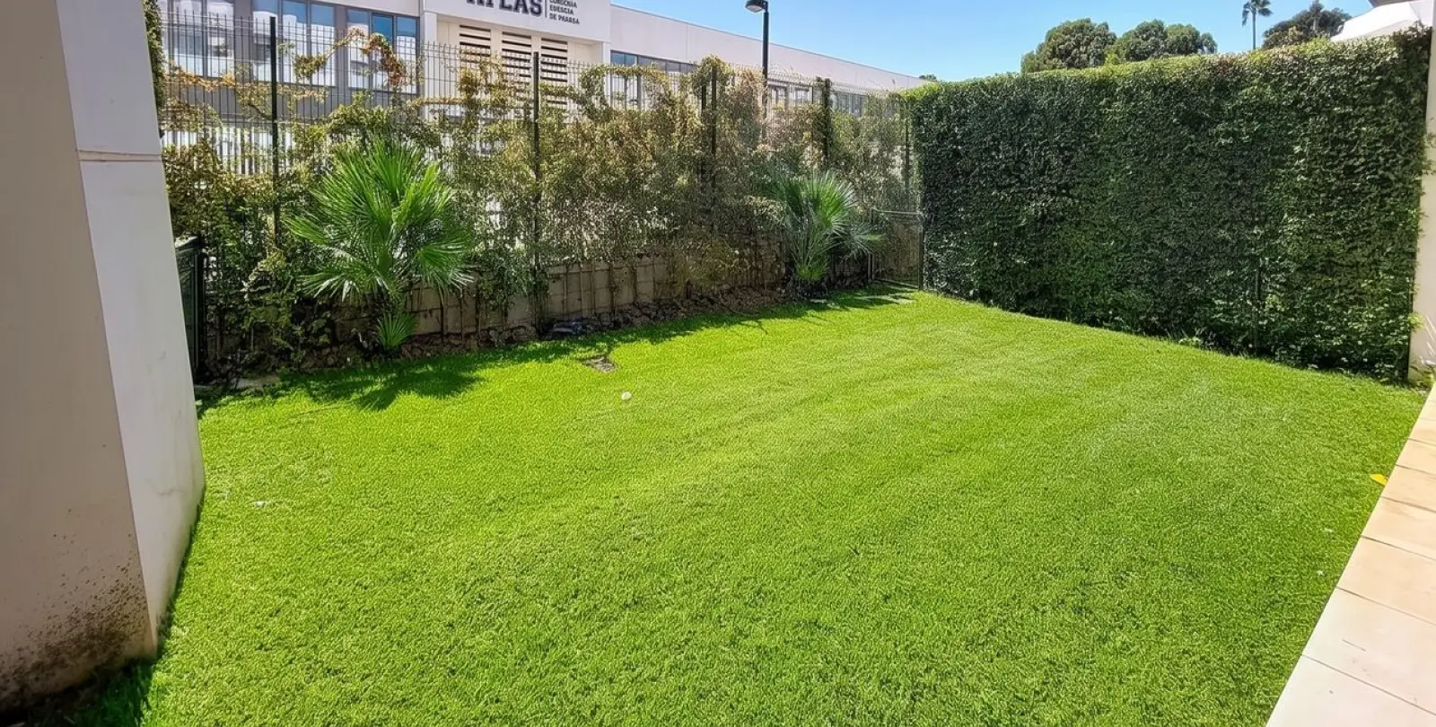 Venta de apartamento en planta baja en Selwo 5