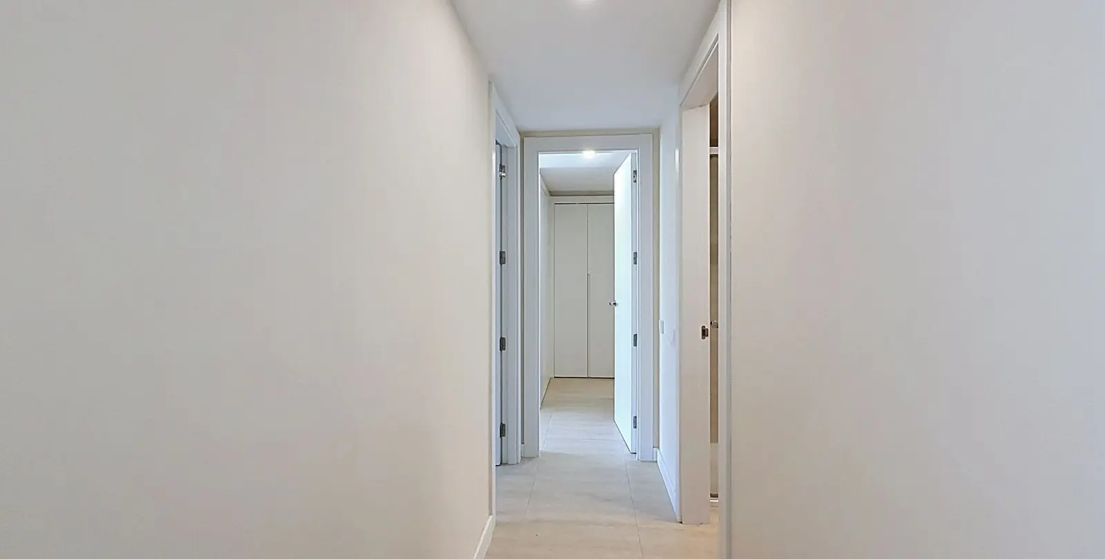 Venta de apartamento en planta baja en Selwo 15