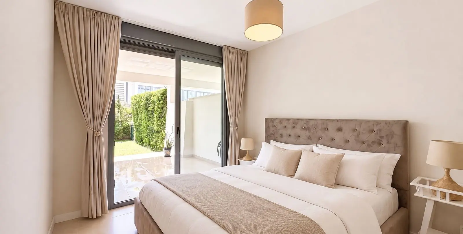 Venta de apartamento en planta baja en Selwo 18