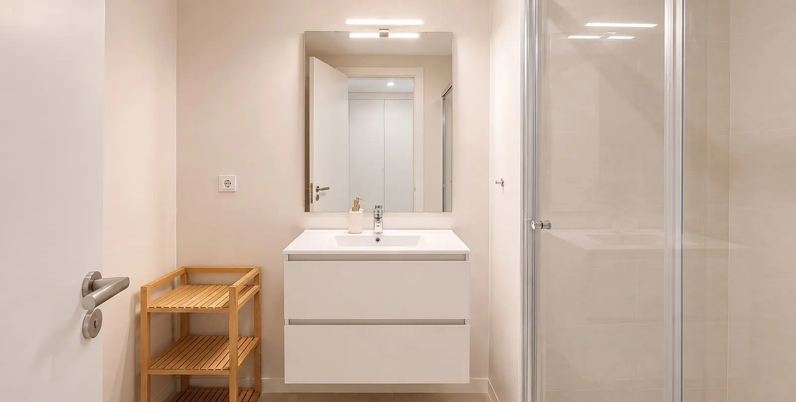 Venta de apartamento en planta baja en Selwo 19