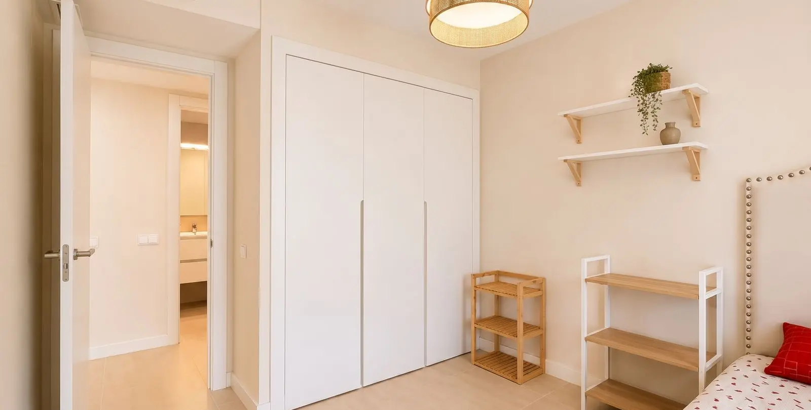 Venta de apartamento en planta baja en Selwo 22