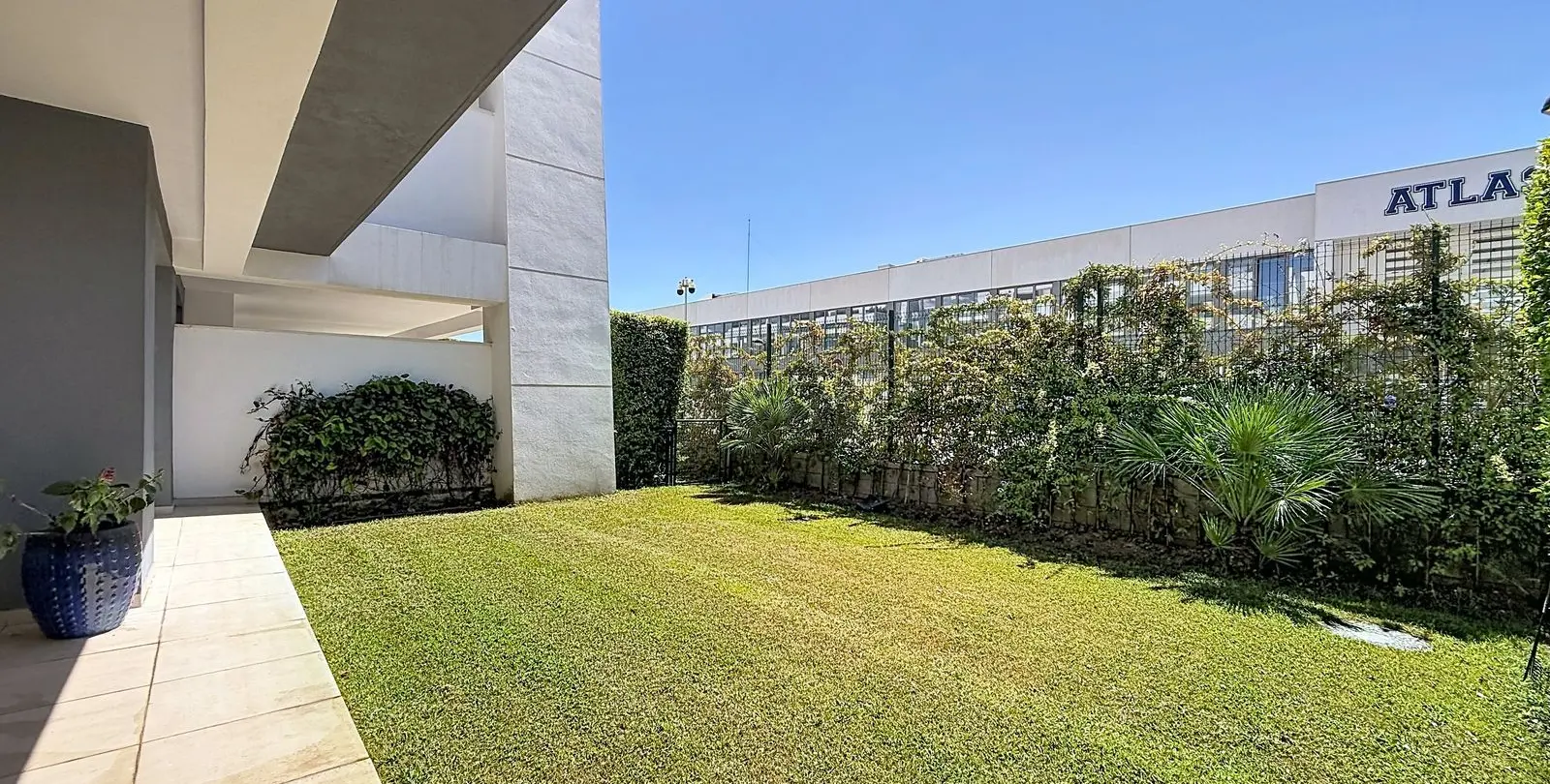 Venta de apartamento en planta baja en Selwo 24