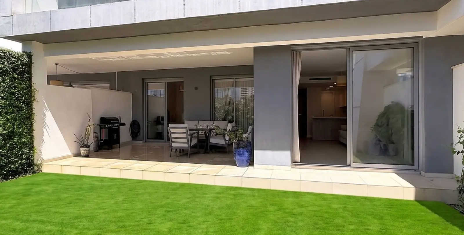 Venta de apartamento en planta baja en Selwo 27