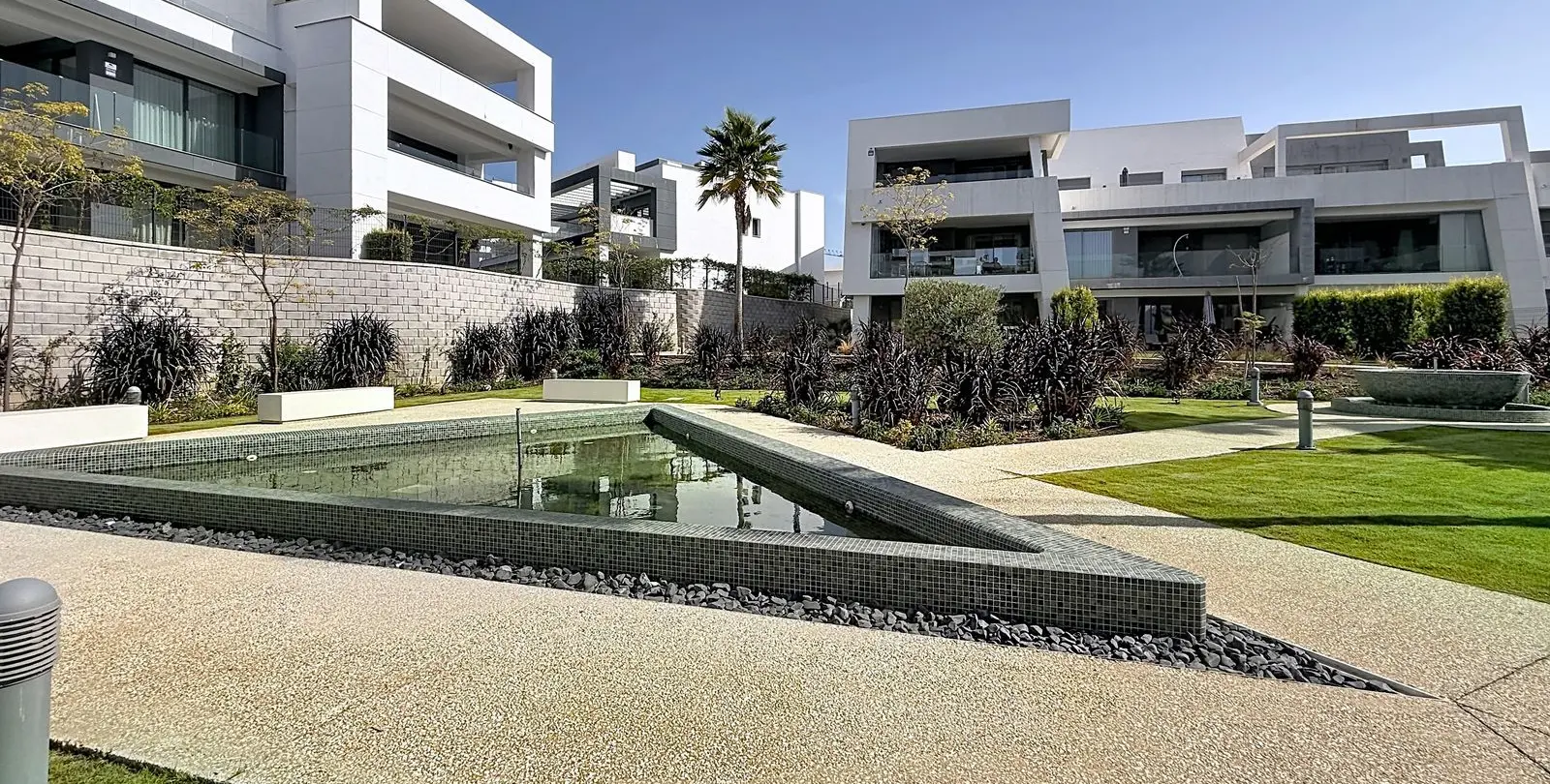Venta de apartamento en planta baja en Selwo 43