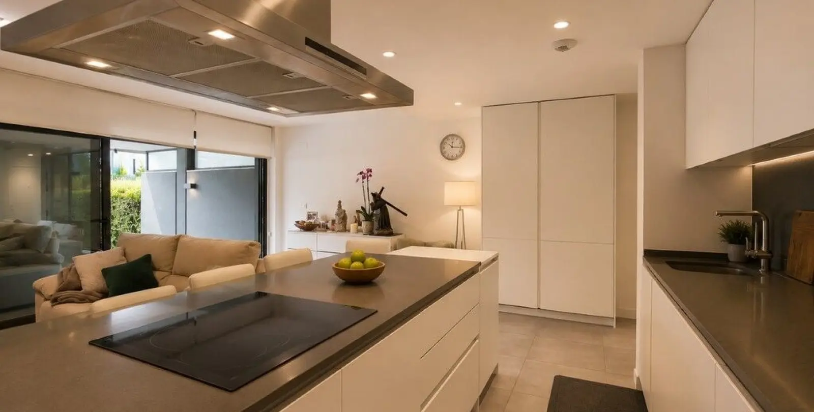Venta de apartamento en planta baja en Estepona 13