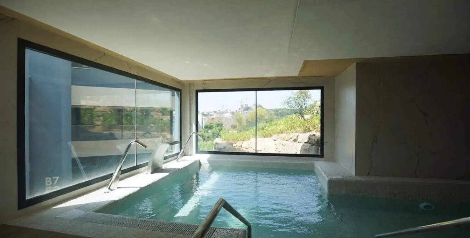 Venta de apartamento en planta baja en Estepona 15