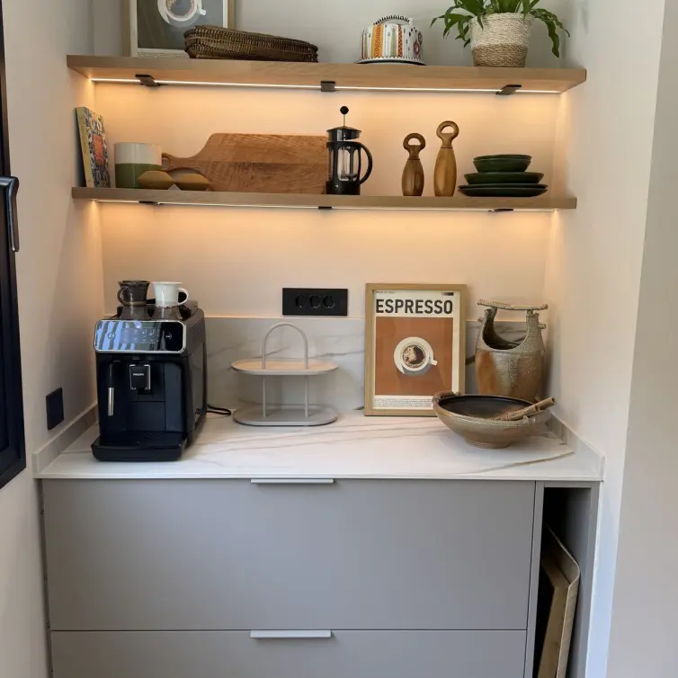 Sale of middle floor apartment in Nueva Andalucía