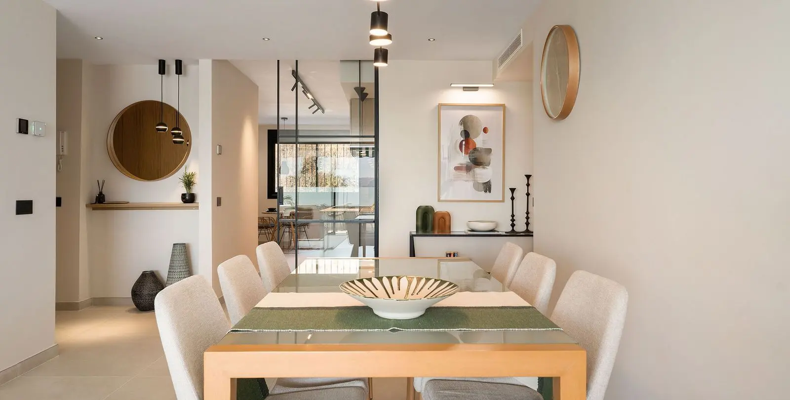 Venta de apartamento en planta media en Nueva Andalucía 14