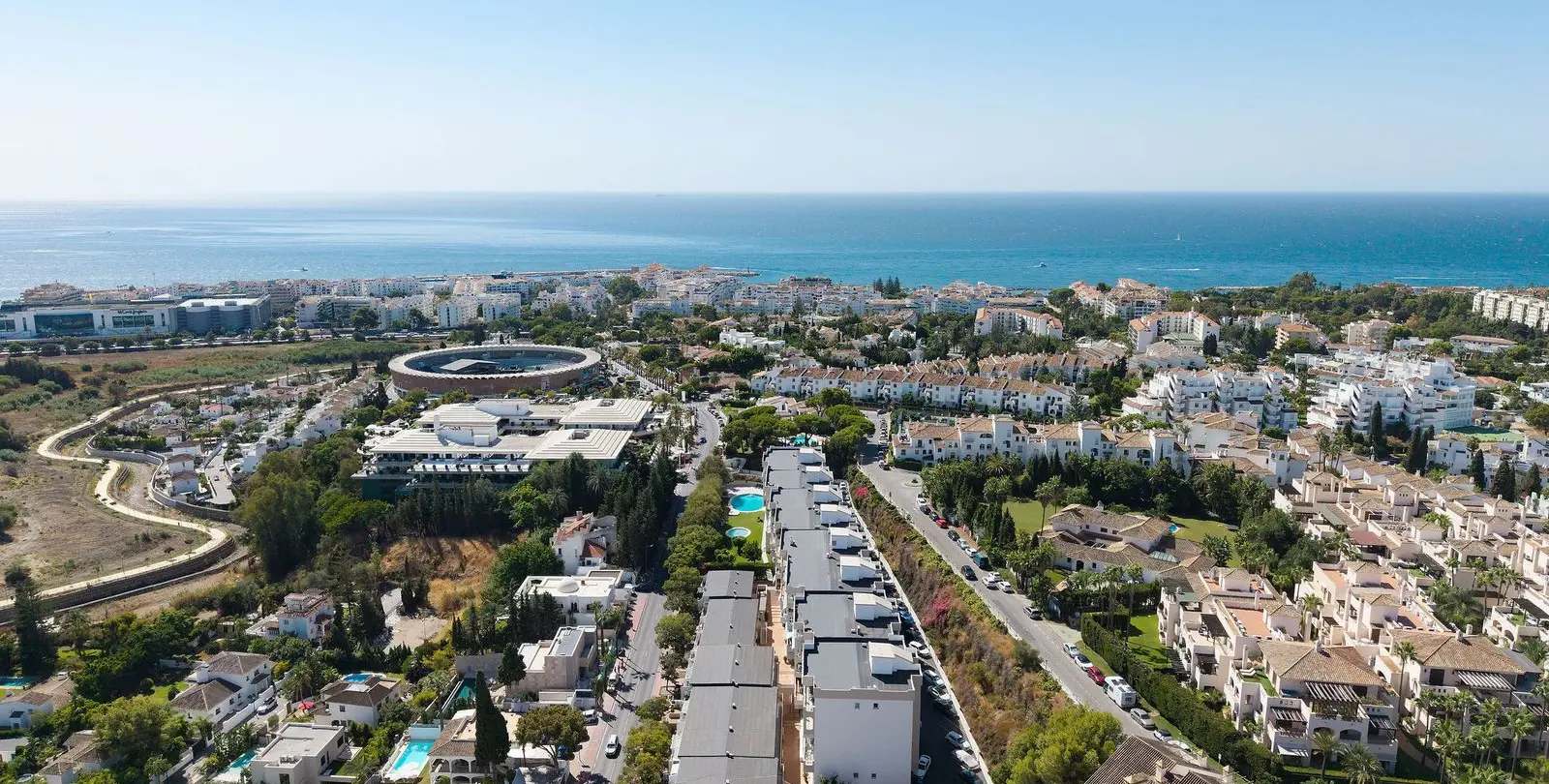 Venta de apartamento en planta media en Nueva Andalucía 35