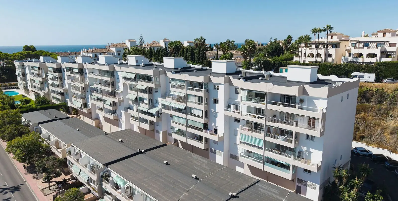 Venta de apartamento en planta media en Nueva Andalucía 36