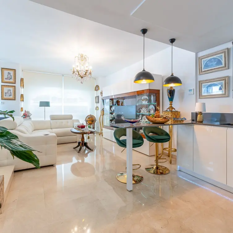 Продажа апартаментов на первом этаже в Benalmadena