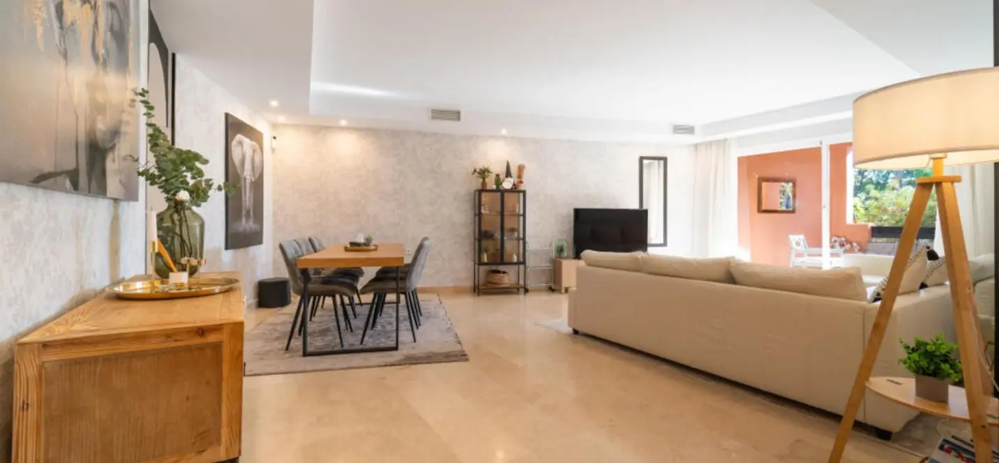 Venta de apartamento en planta baja en The Golden Mile 1