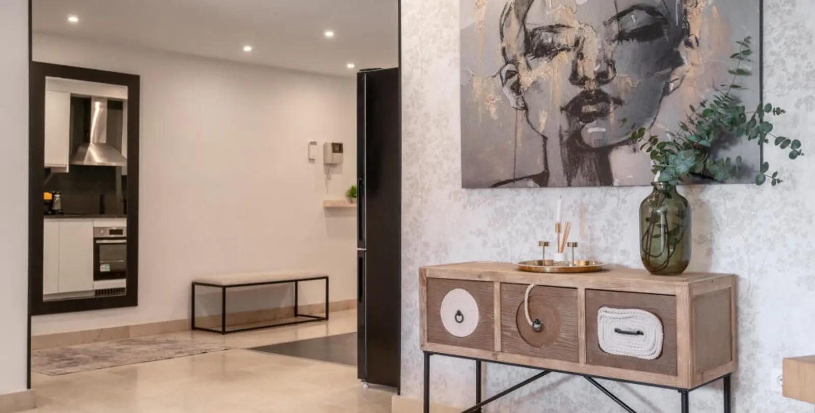 Продажа апартаментов на первом этаже в The Golden Mile 14