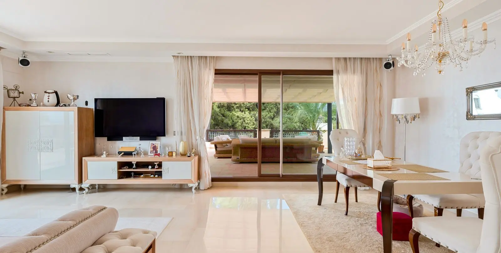 Sale of penthouse in Nueva Andalucía 1