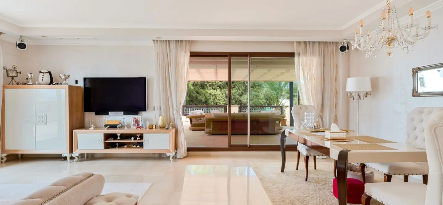 Sale of penthouse in Nueva Andalucía 0