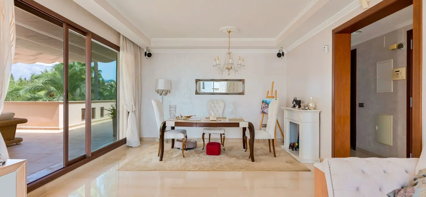 Sale of penthouse in Nueva Andalucía 3