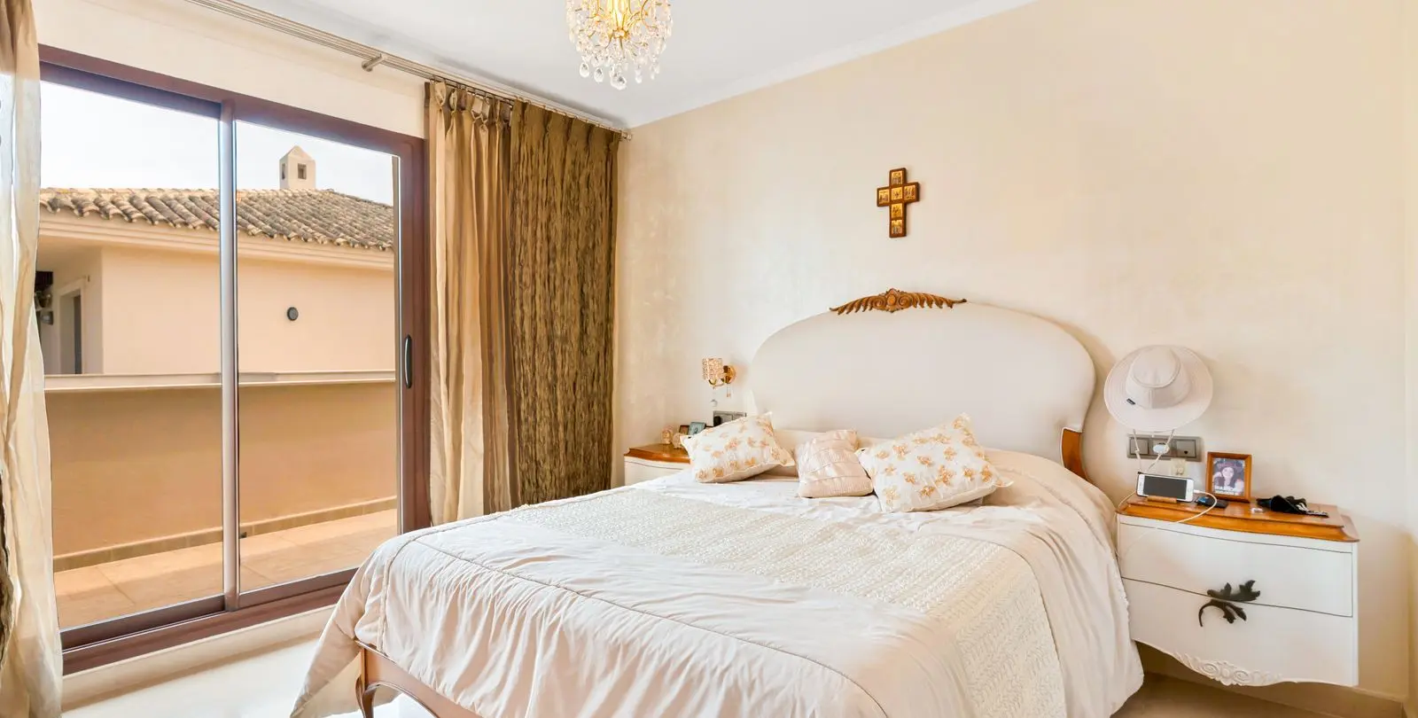 Sale of penthouse in Nueva Andalucía 10