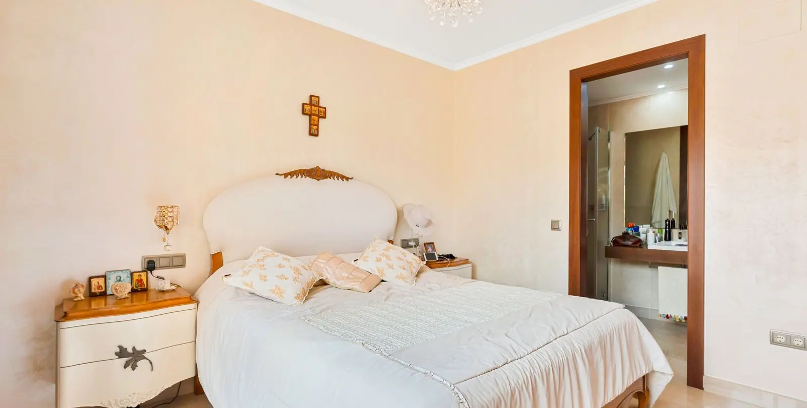 Sale of penthouse in Nueva Andalucía 11