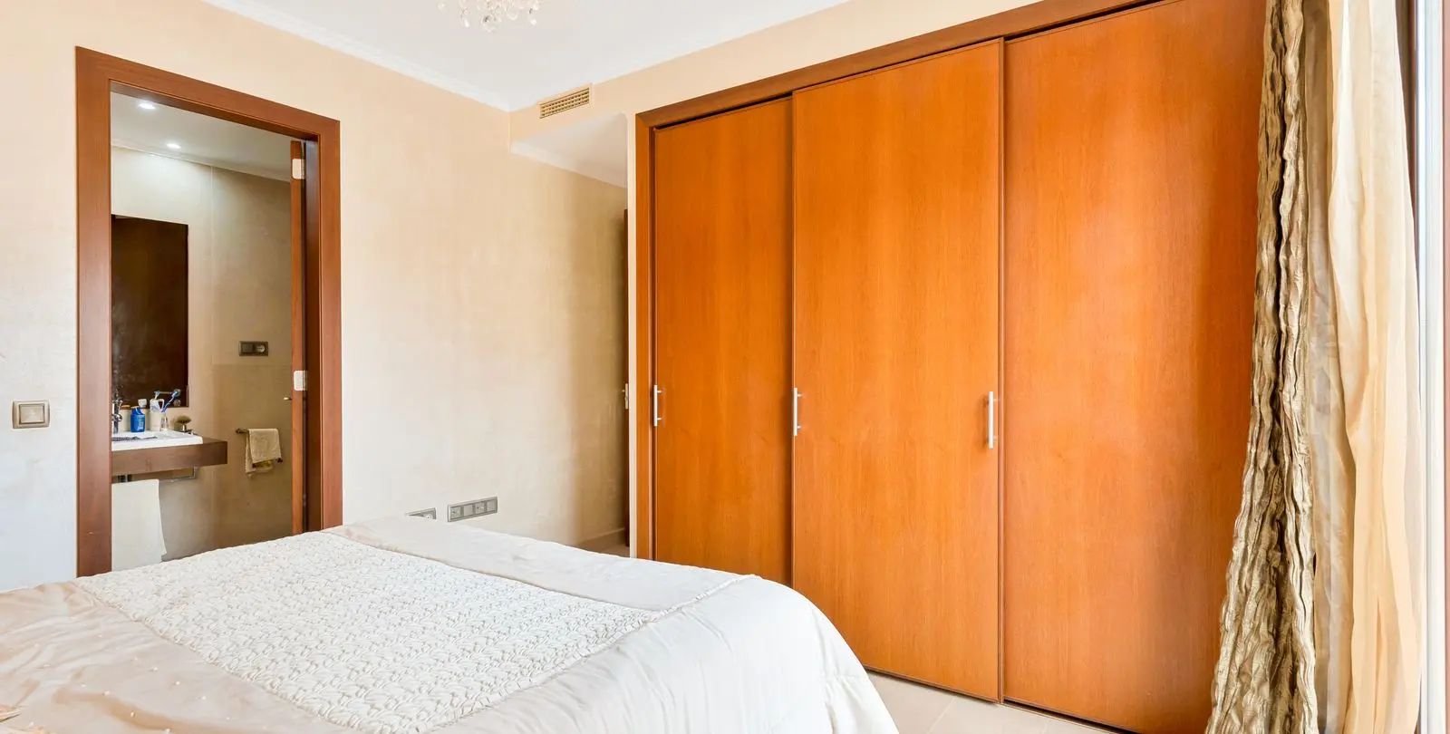 Sale of penthouse in Nueva Andalucía 12