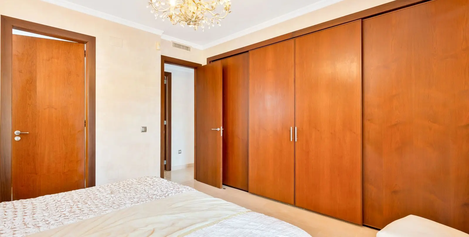 Sale of penthouse in Nueva Andalucía 17