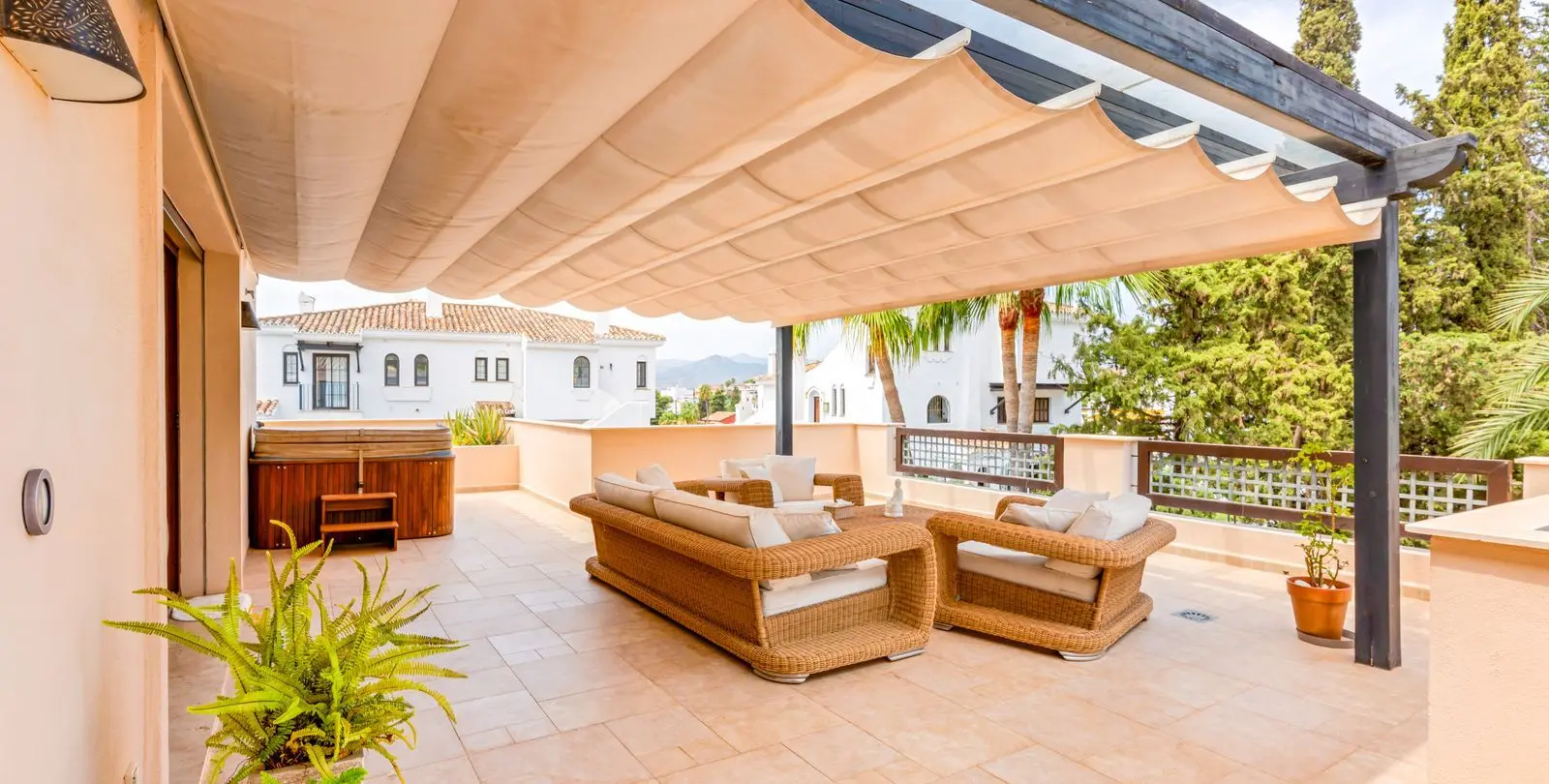 Sale of penthouse in Nueva Andalucía 22