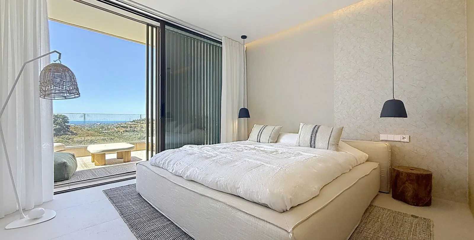Sale of penthouse in Benahavís 16