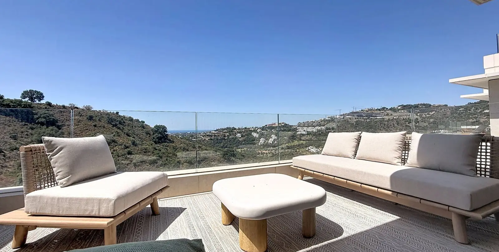 Sale of penthouse in Benahavís 17