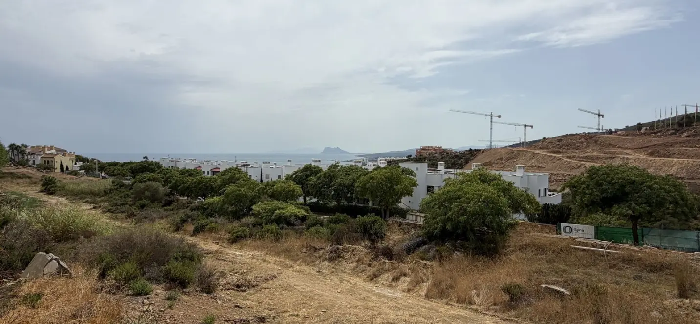 Sale of residential plot in Manilva 1