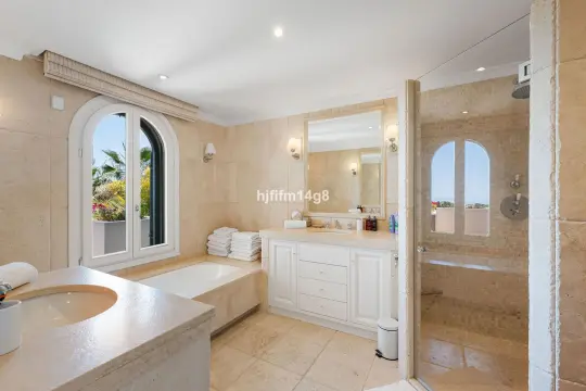 Image 16 thumb