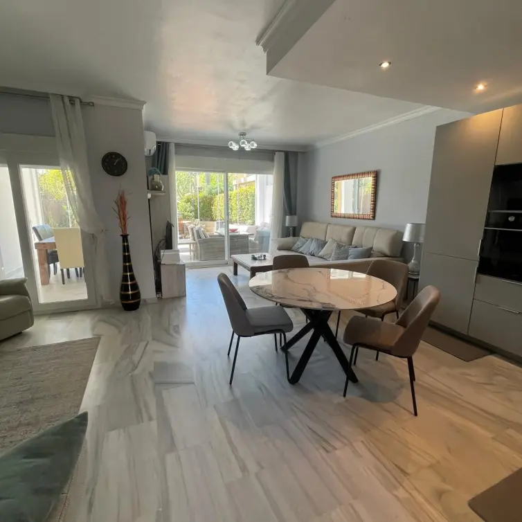 Long-term rent of townhouse in Puerto Banús