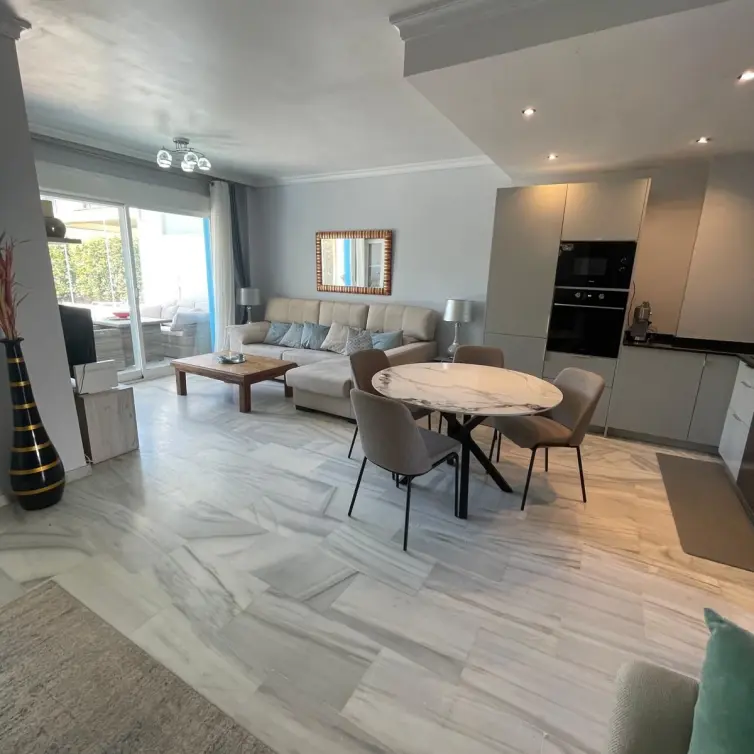 Long-term rent of townhouse in Puerto Banús