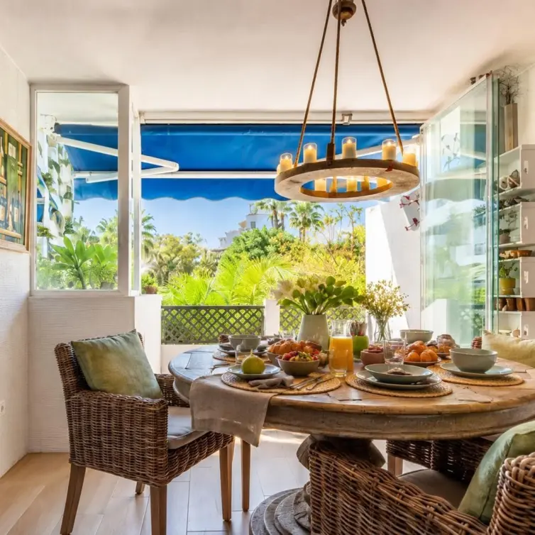 Sale of ground floor apartment in Puerto Banús