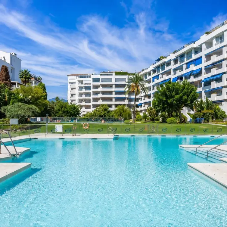 Продажа апартаментов на первом этаже в Puerto Banús