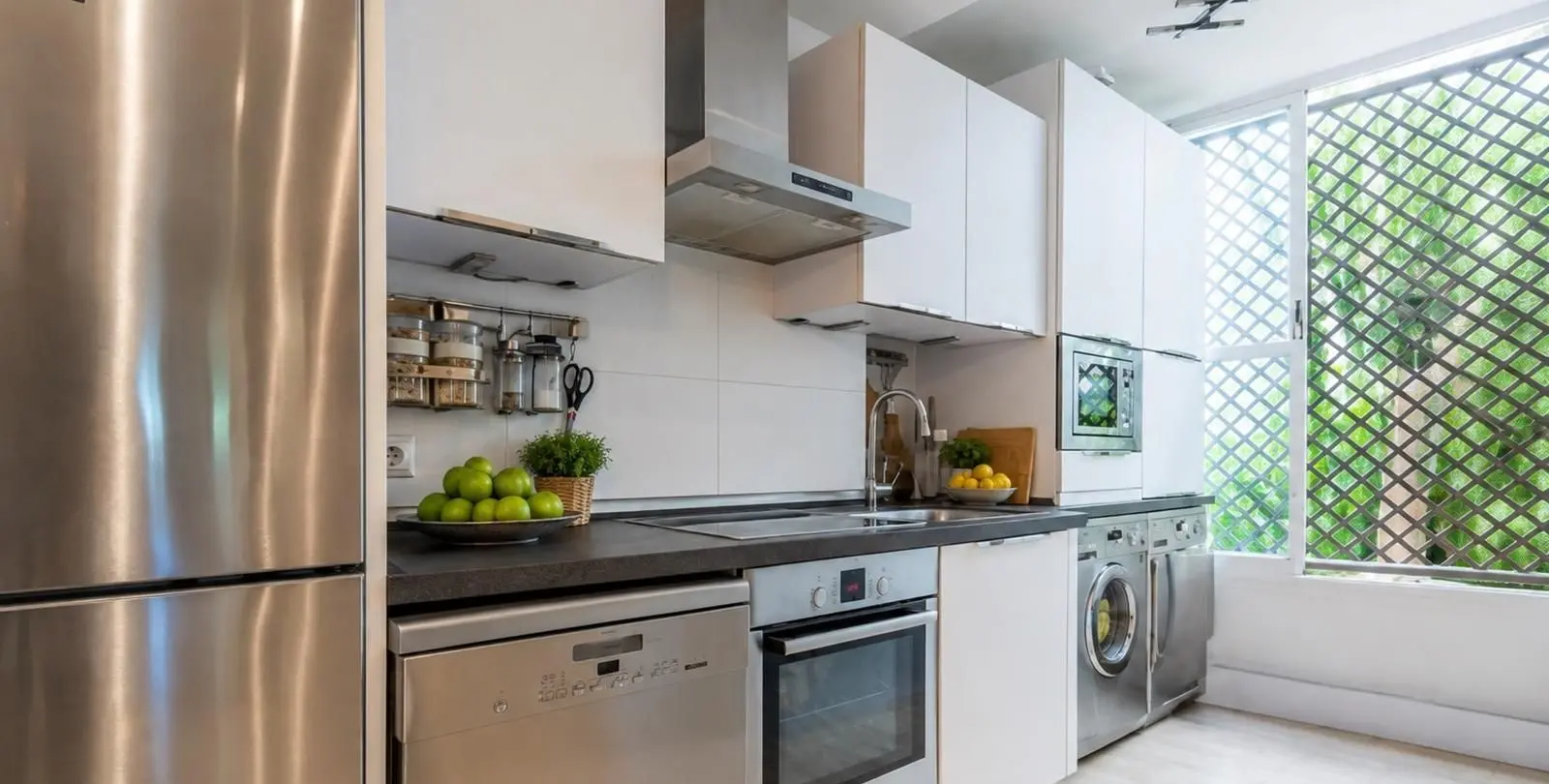 Venta de apartamento en planta baja en Puerto Banús 5