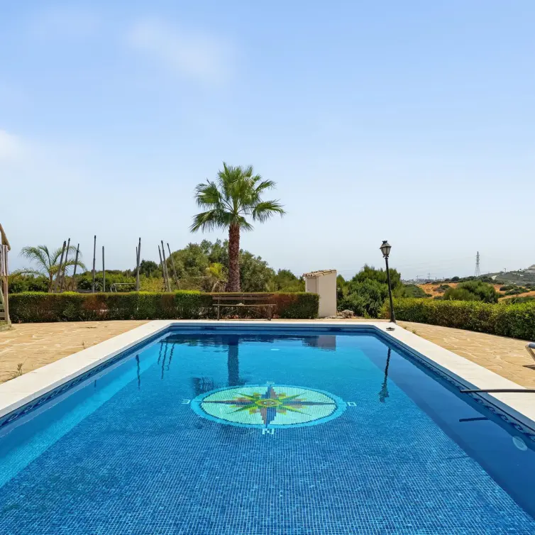 Venta de finca - cortijo en Casares